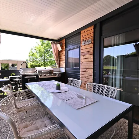 L&a Mobile House Метлика
