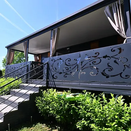 L&a Mobile House *