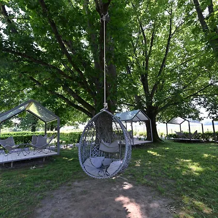 L&a Mobile House *